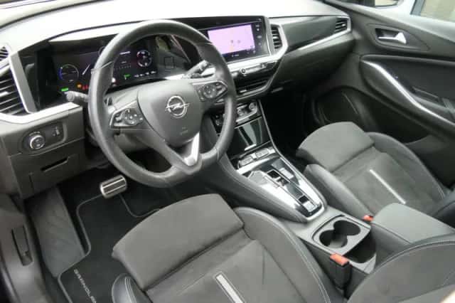 Opel Grandland (2023) thumbnail 3