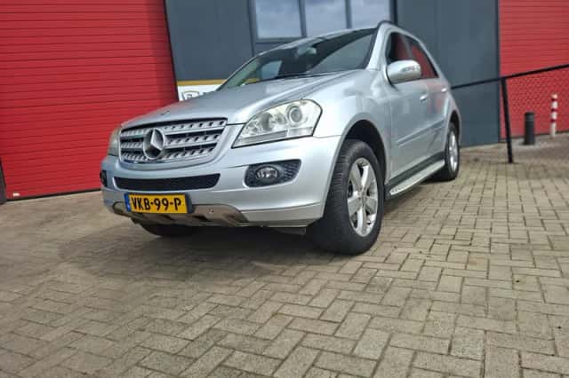 Mercedes-Benz M-Klasse (2006) thumbnail 2
