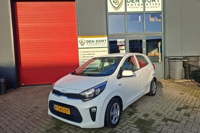 Kia Picanto (2022) thumbnail 2