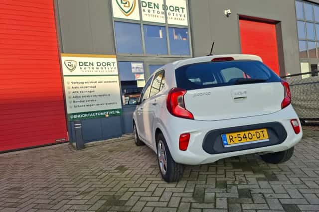 Kia Picanto (2022) thumbnail 5