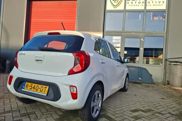 Kia Picanto (2022) thumbnail 6