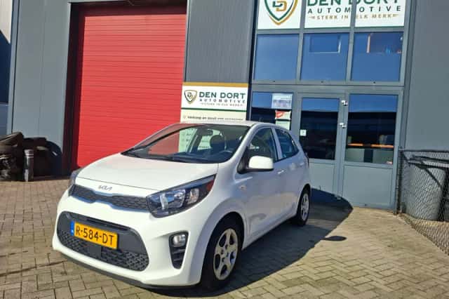 Kia Picanto (2022) thumbnail 2
