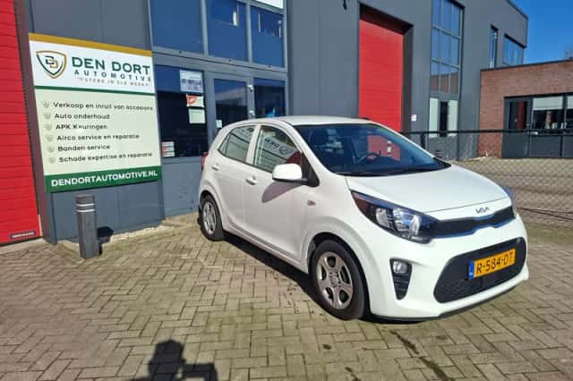 Kia Picanto (2022) thumbnail 3