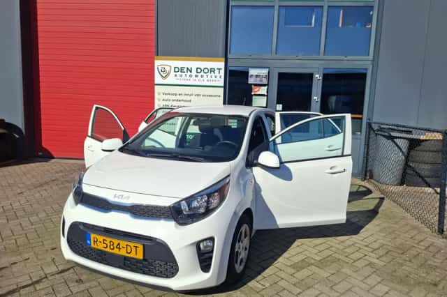 Kia Picanto (2022) thumbnail 5