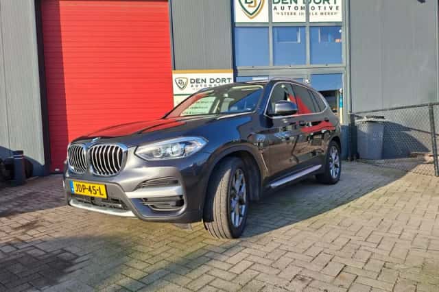 BMW X3 (2021) thumbnail 1