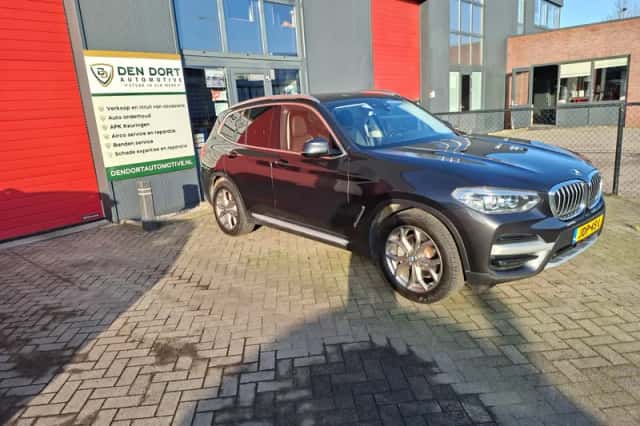 BMW X3 (2021) thumbnail 4