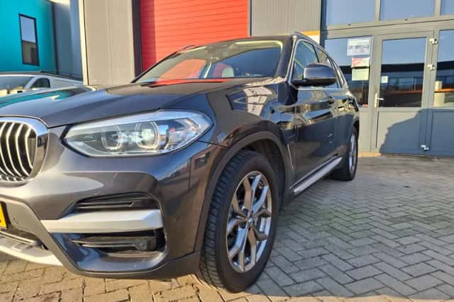 BMW X3 (2021) thumbnail 6