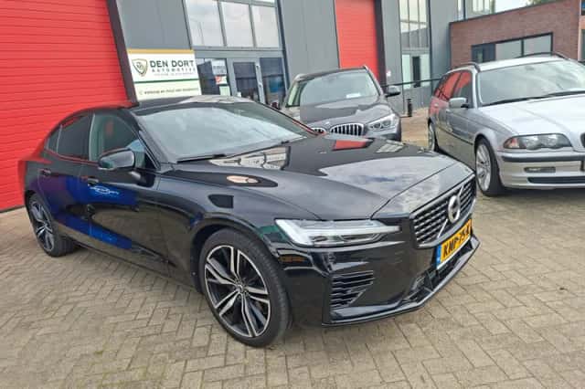 Volvo S60 (2022) thumbnail 1