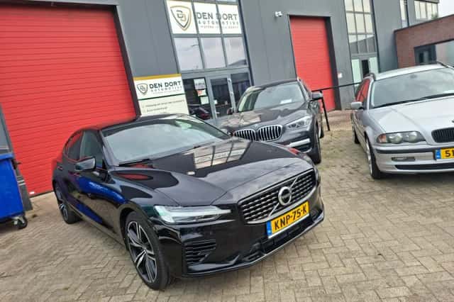 Volvo S60 (2022) thumbnail 2