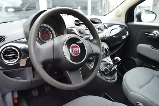 Fiat 500 (2015) thumbnail 2