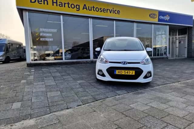 Hyundai i10 (2015) thumbnail 2