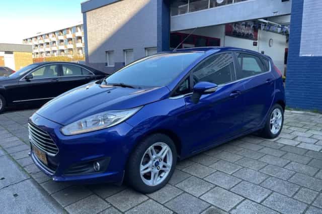 Ford Fiesta (2015) thumbnail 1