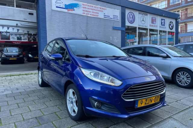 Ford Fiesta (2015) thumbnail 2
