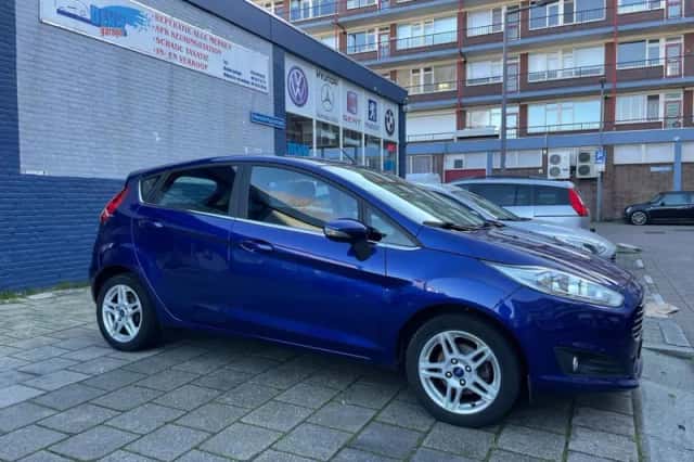 Ford Fiesta (2015) thumbnail 3