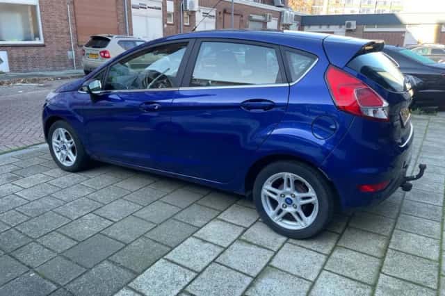 Ford Fiesta (2015) thumbnail 5