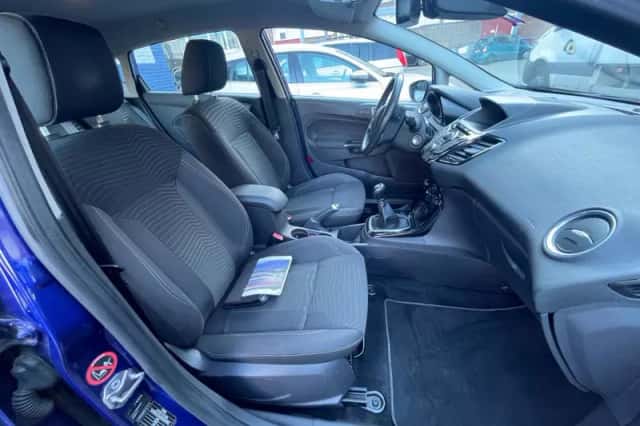 Ford Fiesta (2015) thumbnail 6