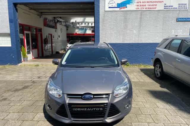 Ford Focus (2014) thumbnail 1