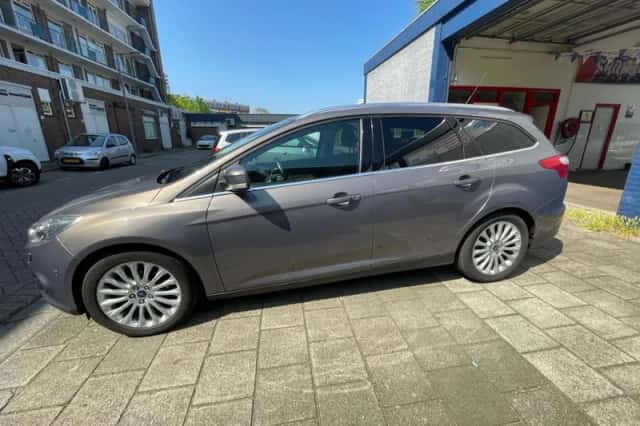 Ford Focus (2014) thumbnail 3