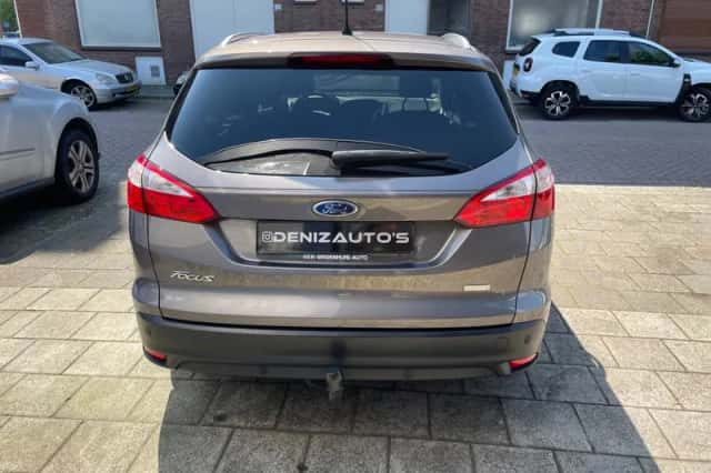 Ford Focus (2014) thumbnail 6