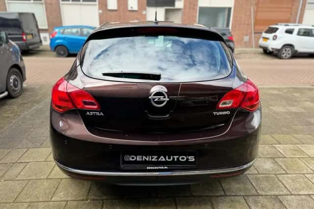 Opel Astra (2014) thumbnail 4