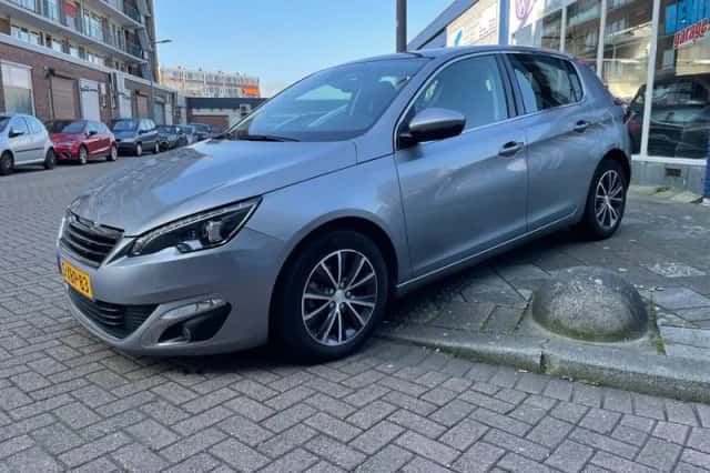 Peugeot 308 (2014) thumbnail 1