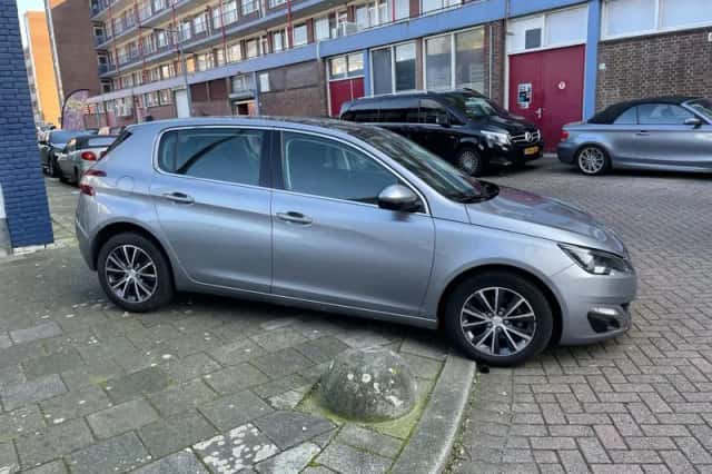 Peugeot 308 (2014) thumbnail 4