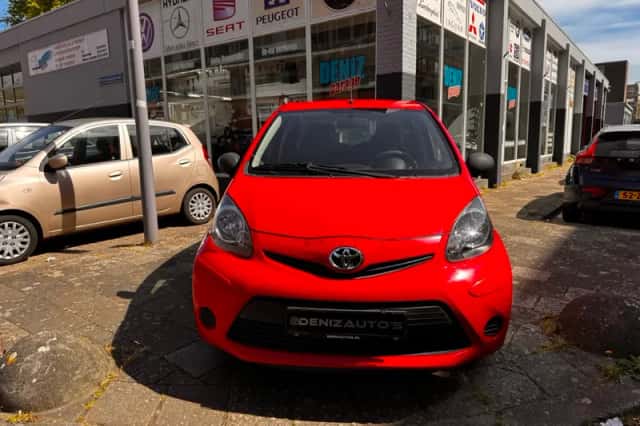 Toyota Aygo (2013) thumbnail 1