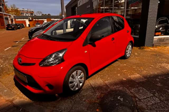 Toyota Aygo (2013) thumbnail 3