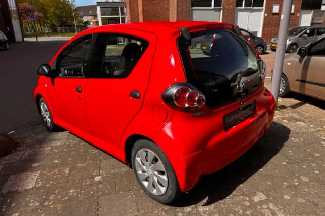 Toyota Aygo (2013) thumbnail 6