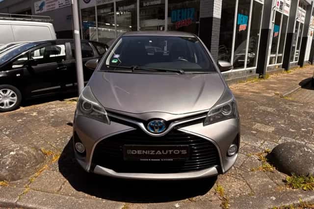 Toyota Yaris (2014) thumbnail 1
