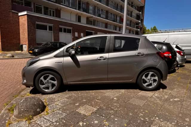 Toyota Yaris (2014) thumbnail 4