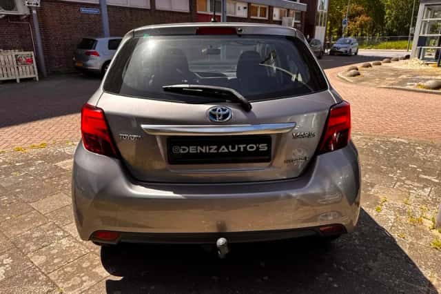 Toyota Yaris (2014) thumbnail 5