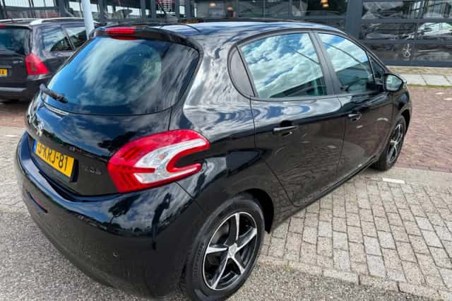 Peugeot 208 (2013) thumbnail 5
