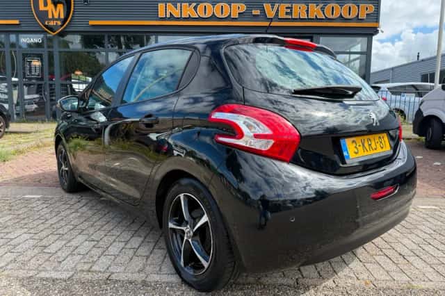 Peugeot 208 (2013) thumbnail 6