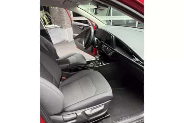 Kia Niro (2023) thumbnail 6