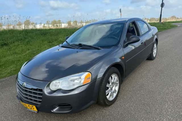 Chrysler Sebring (2005) thumbnail 2