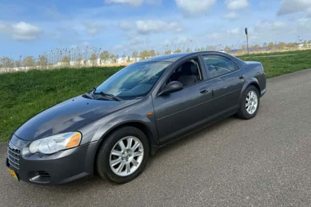 Chrysler Sebring (2005) thumbnail 4