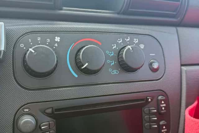 Chrysler Sebring (2005) thumbnail 6