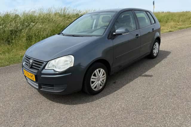 Volkswagen Polo (2006) thumbnail 2