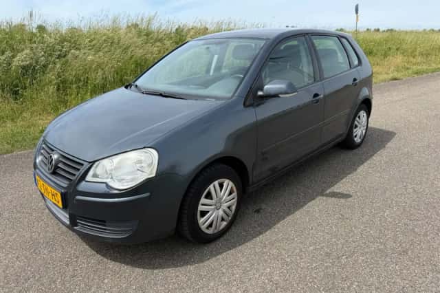 Volkswagen Polo (2006) thumbnail 3
