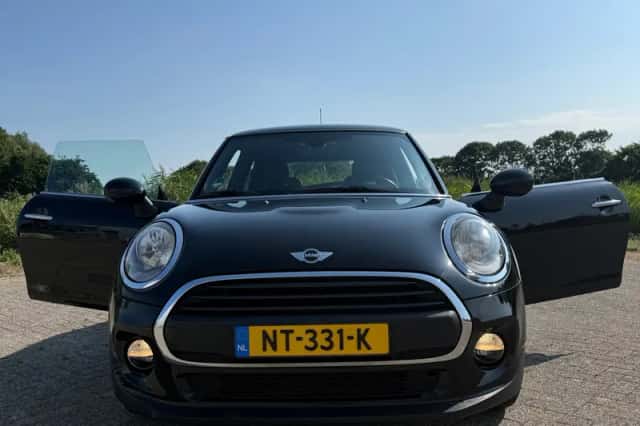 MINI One (2017) thumbnail 1