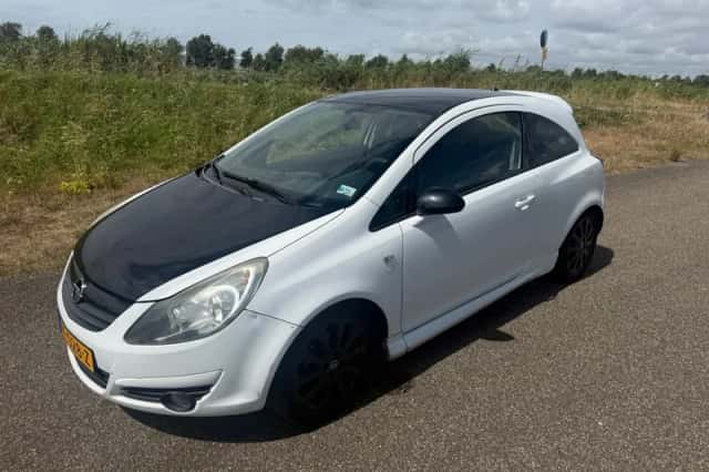 Opel Corsa (2009) thumbnail 6