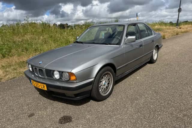 BMW 5-Serie (1989) thumbnail 1