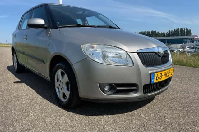Škoda Fabia (2009) thumbnail 4