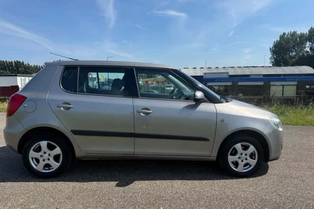 Škoda Fabia (2009) thumbnail 6
