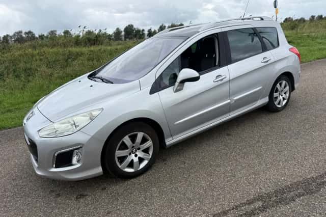 Peugeot 308 (2011) thumbnail 2