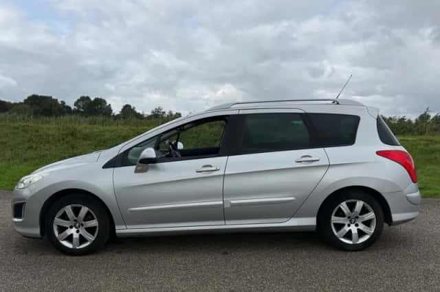 Peugeot 308 (2011) thumbnail 5