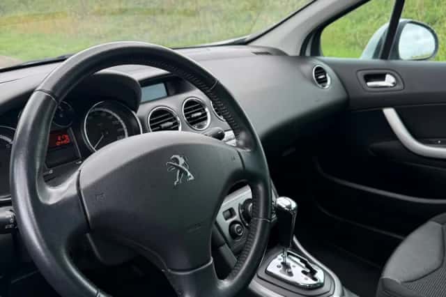 Peugeot 308 (2011) thumbnail 6