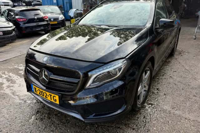 Mercedes-Benz GLA-Klasse (2014) thumbnail 2