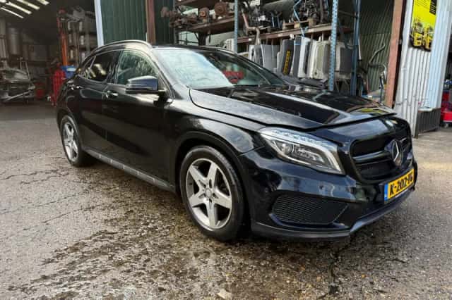 Mercedes-Benz GLA-Klasse (2014) thumbnail 4